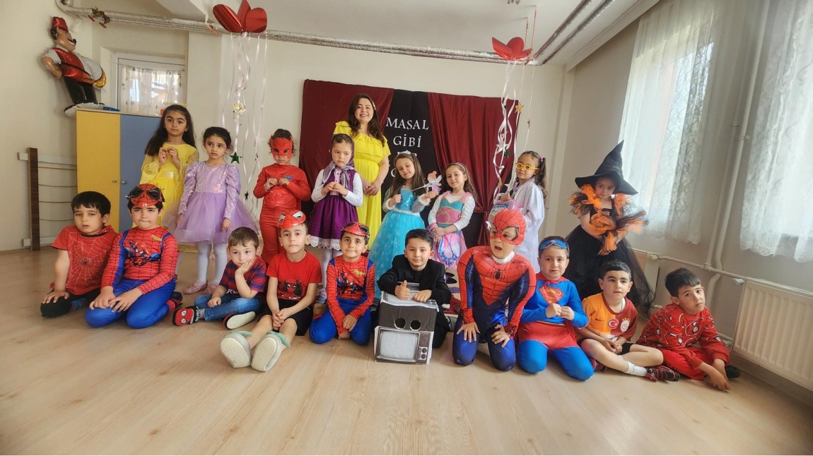 YENİ BİR KOSTÜM PARTİSİYLE EĞLENDİK